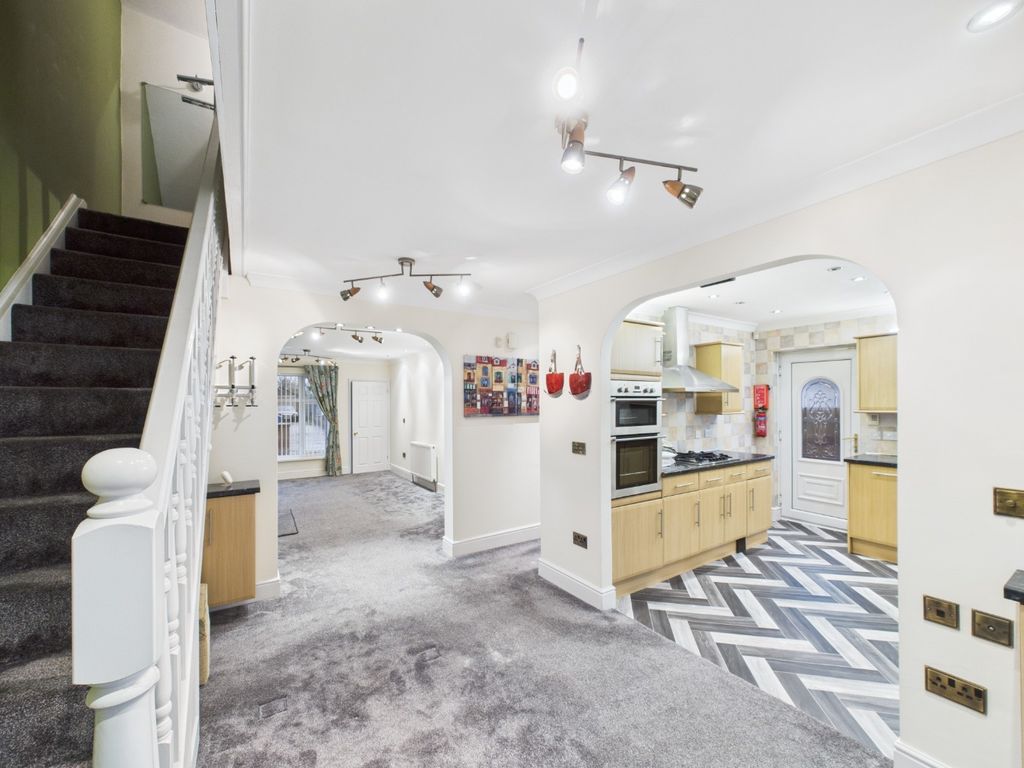 Property photo 3 of 21 4754947