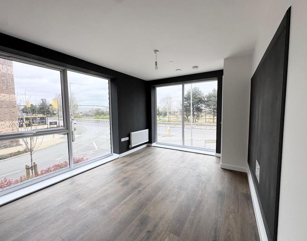 Property photo 3 of 8 Living/Dining Room