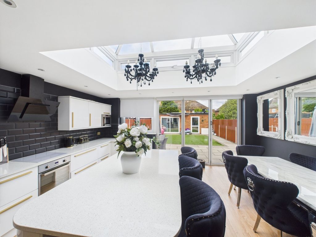 Property photo 3 of 16 Kitchen Dining Room