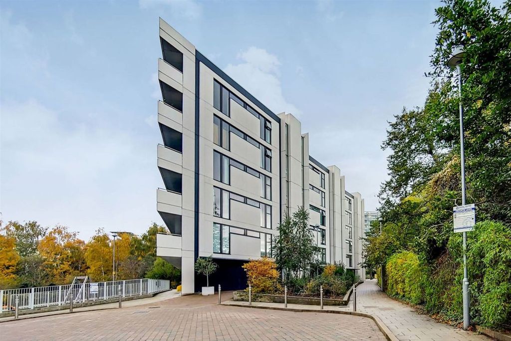 Property photo 1 of 6