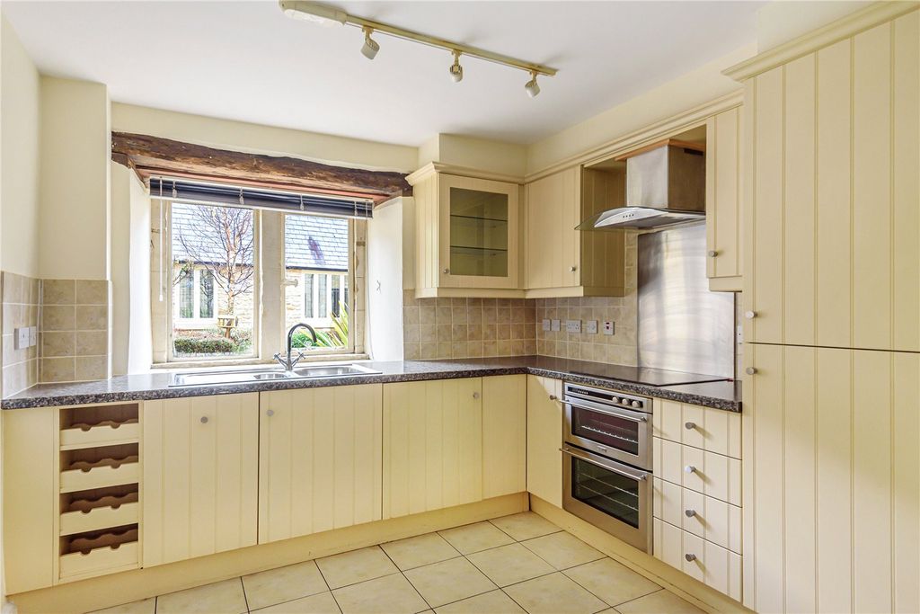 Property photo 2 of 11 Picture No. 16