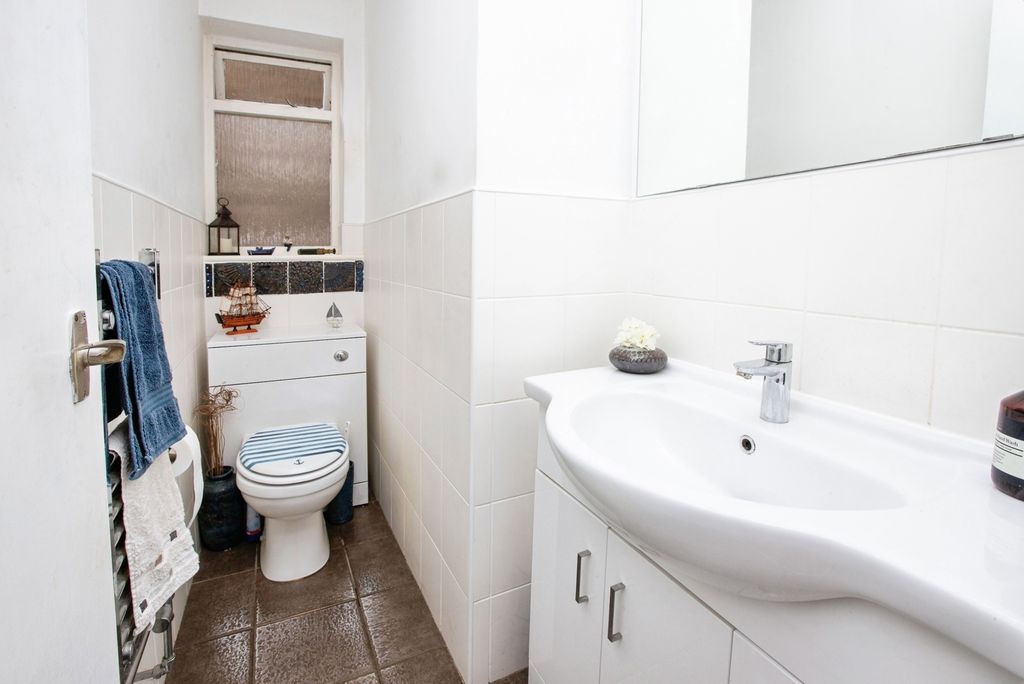 Property photo 3 of 17 Wc