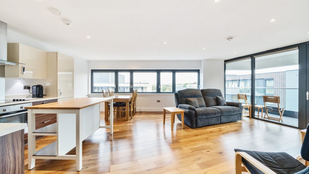 Property photo 1 of 17