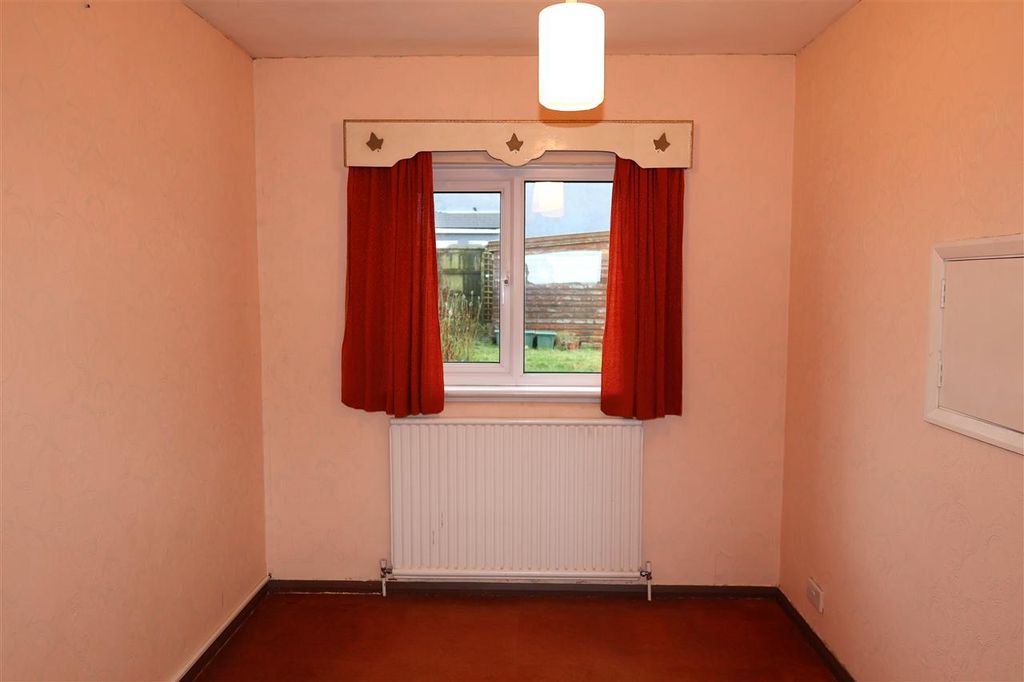 Property photo 3 of 10 Dining Room