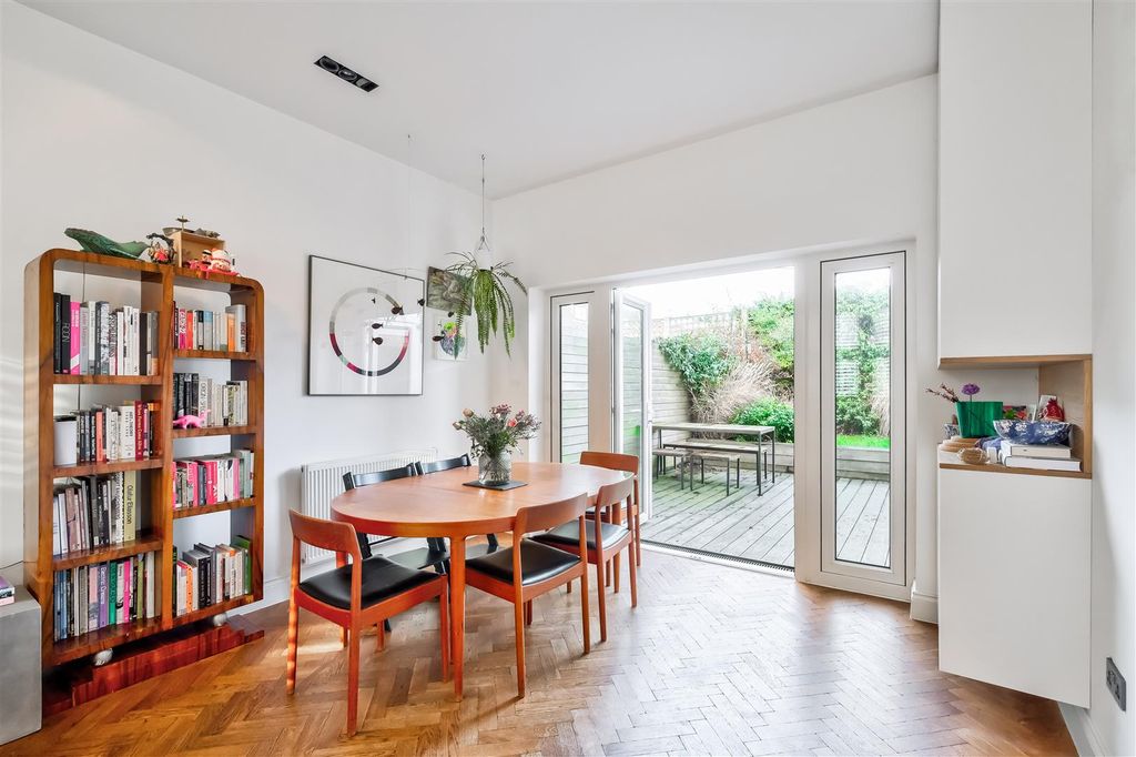 Property photo 3 of 22