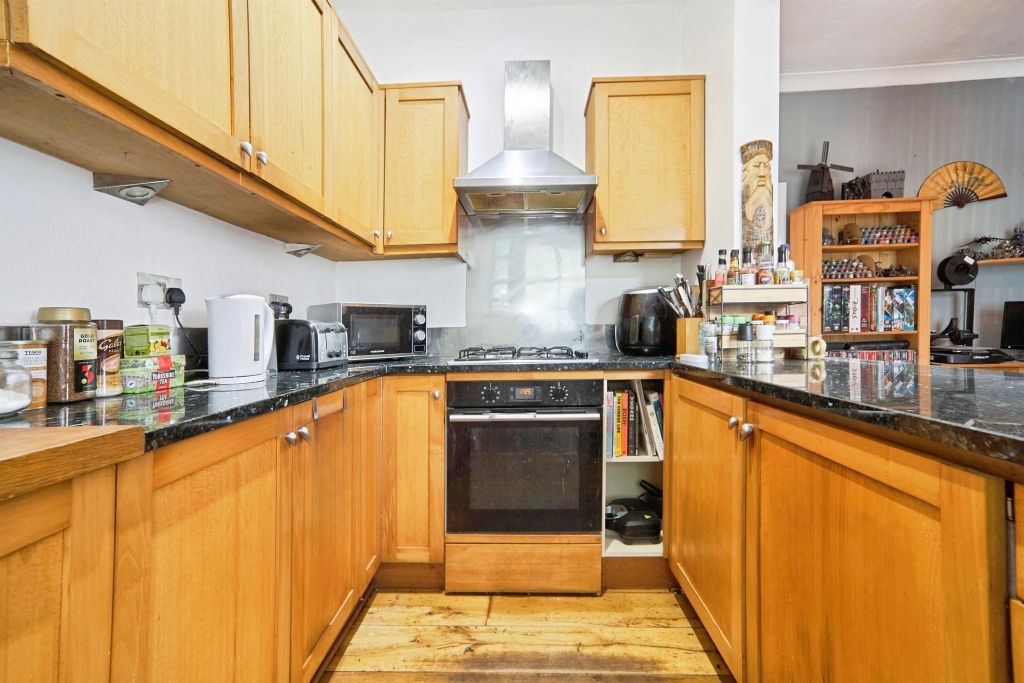 Property photo 3 of 15 Kitchen/Diner