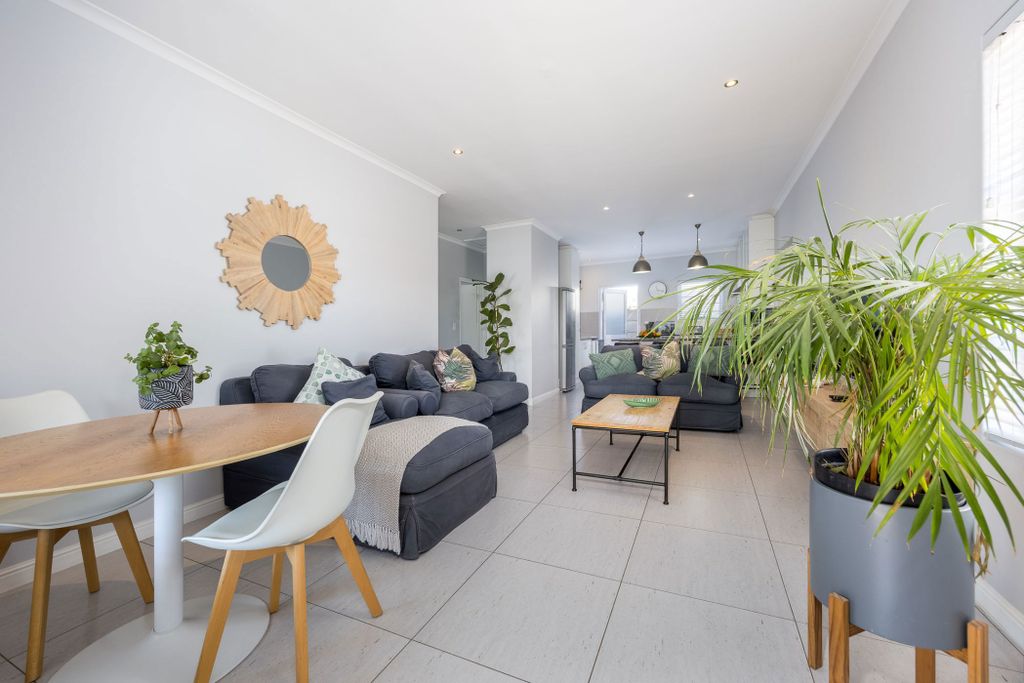 Property photo 2 of 20 Dbv1713749