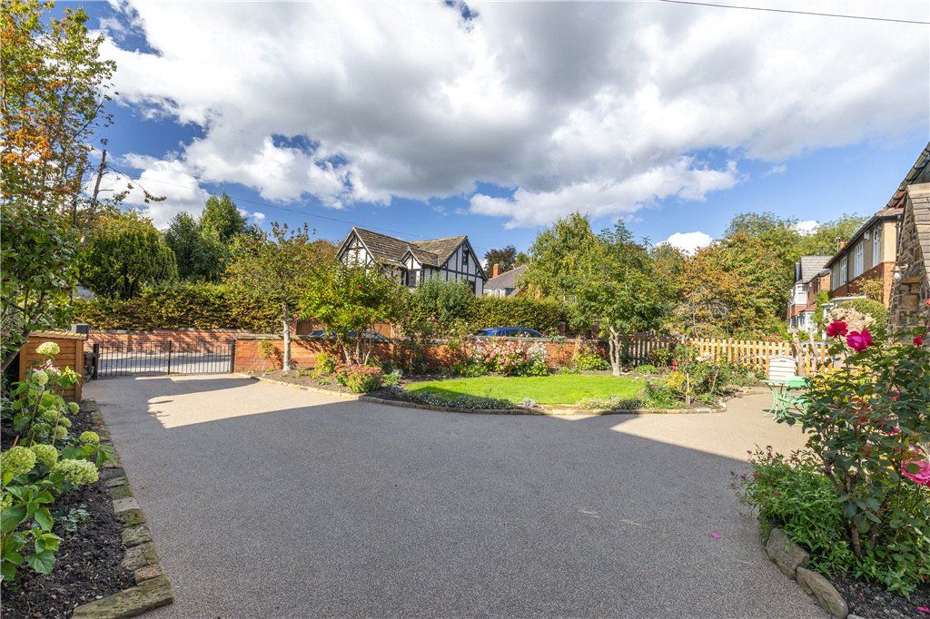 Property photo 3 of 29 Parking