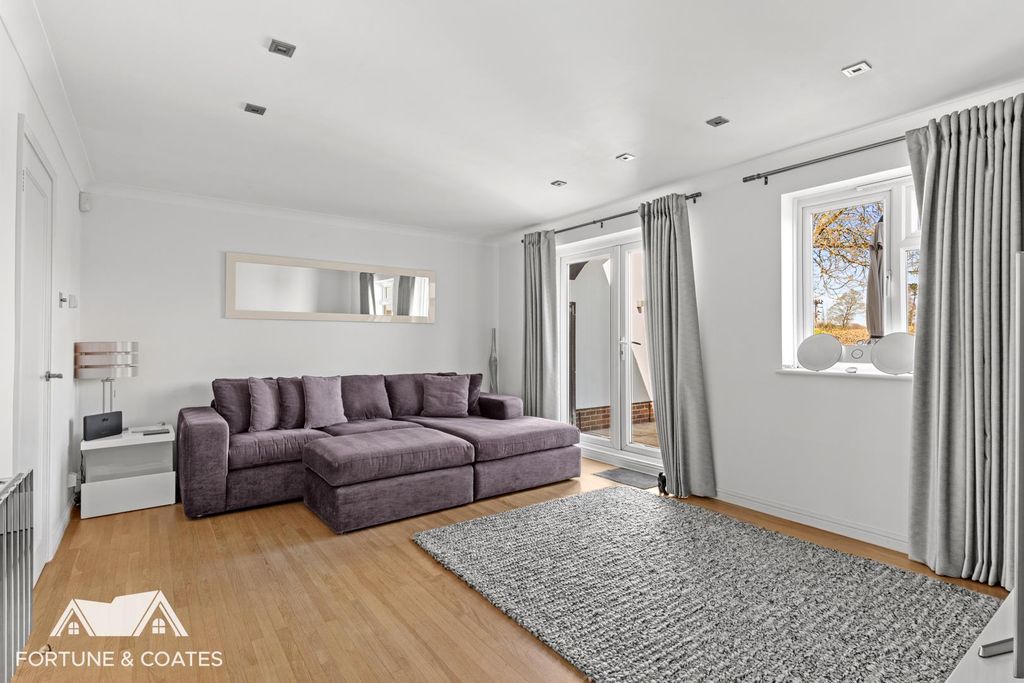 Property photo 3 of 26 Wetherlyclose_2.Jpg