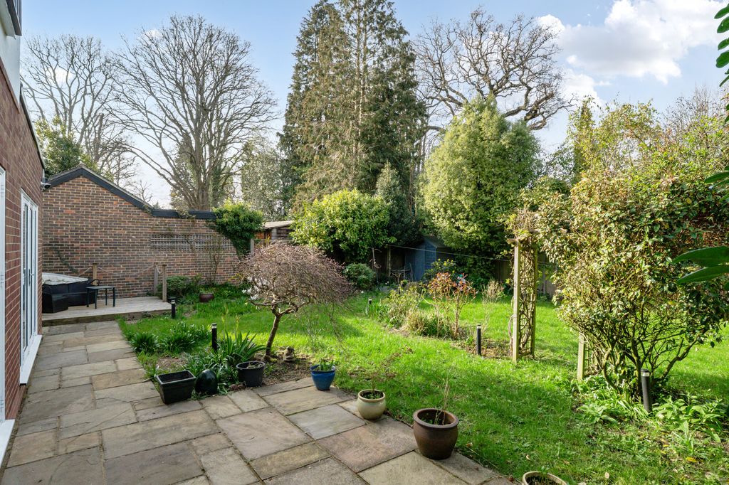 Additional image 13 of 4 bed detached house for saleWaverley Road, Farnborough GU14