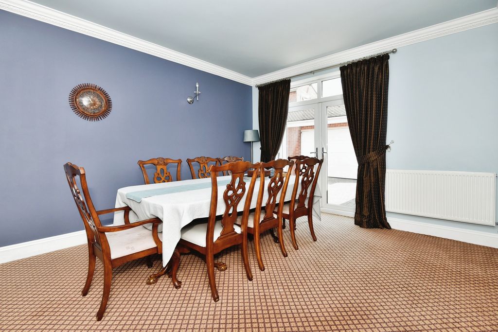 Property photo 3 of 12 Dining Room