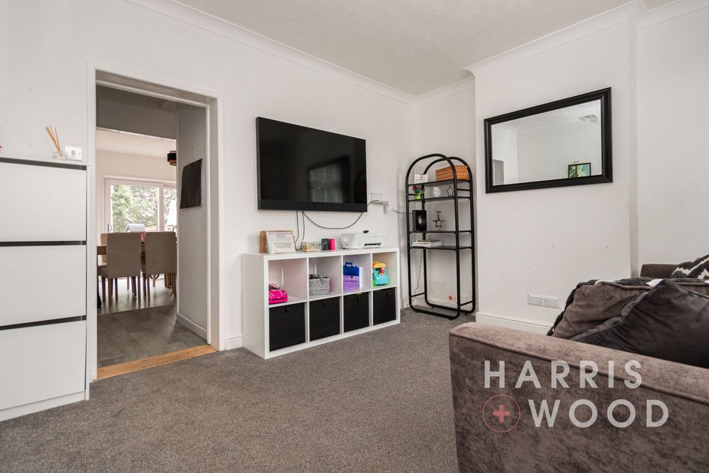 Property photo 3 of 20 4388635