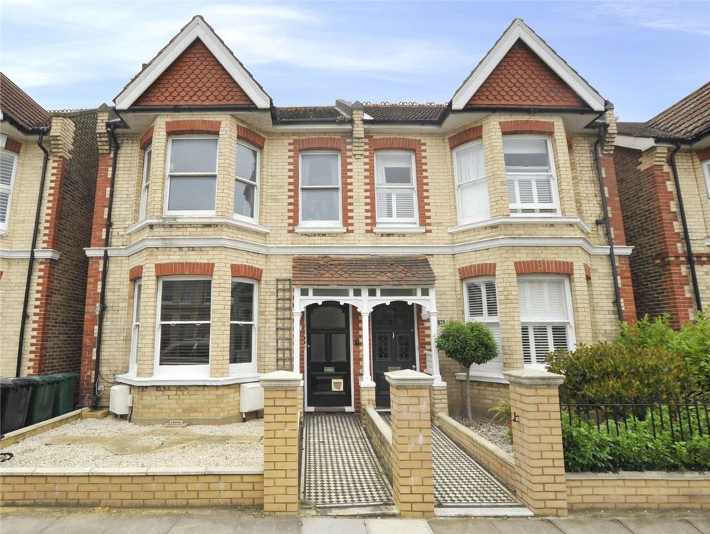 Property photo 1 of 9