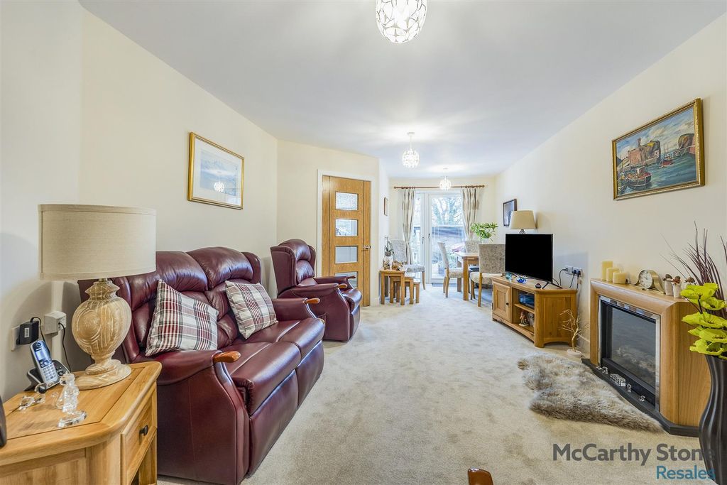 Property photo 2 of 18 6d6A6449-Hdr.Jpg