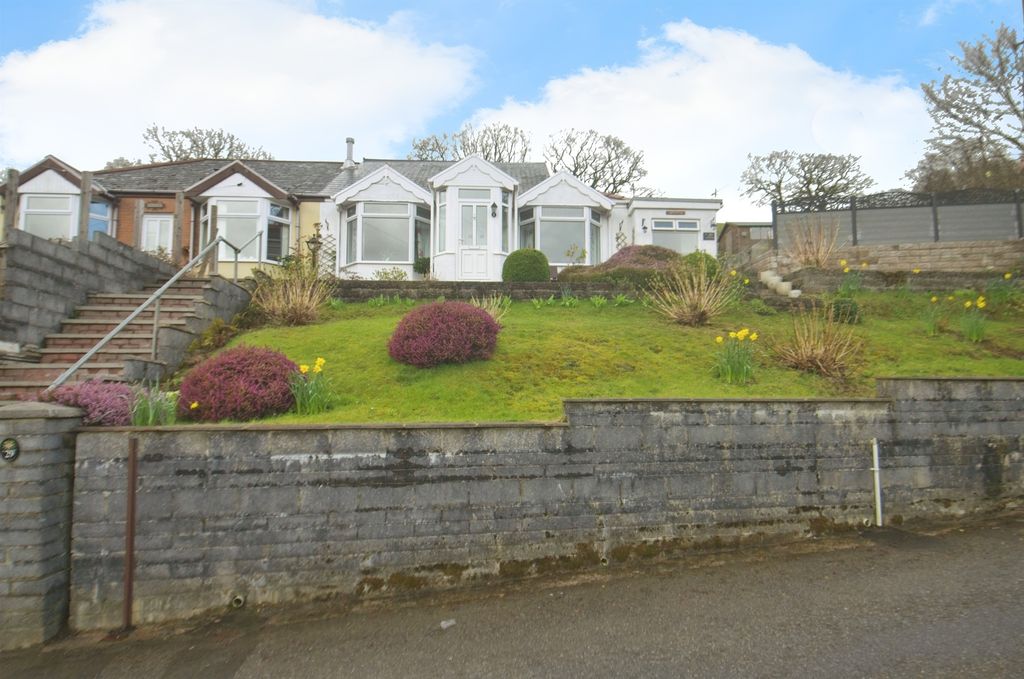 Property photo 2 of 9 Exterior