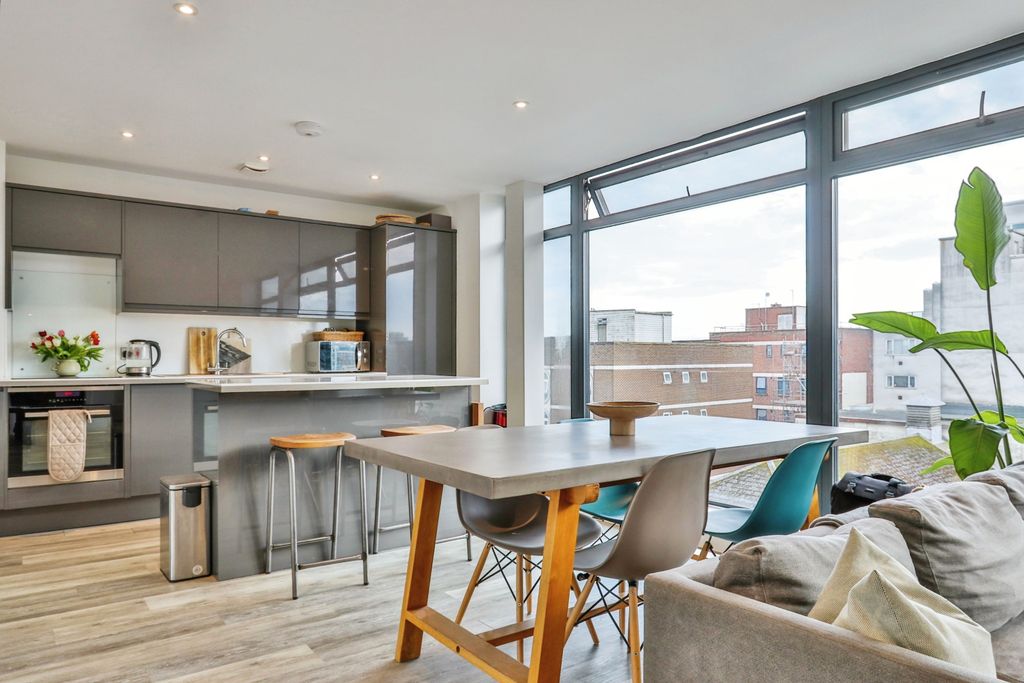 Property photo 3 of 17 Photography