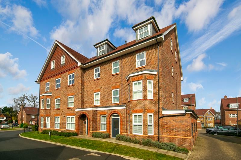 Property photo 1 of 12 Albright Gardens, Walton