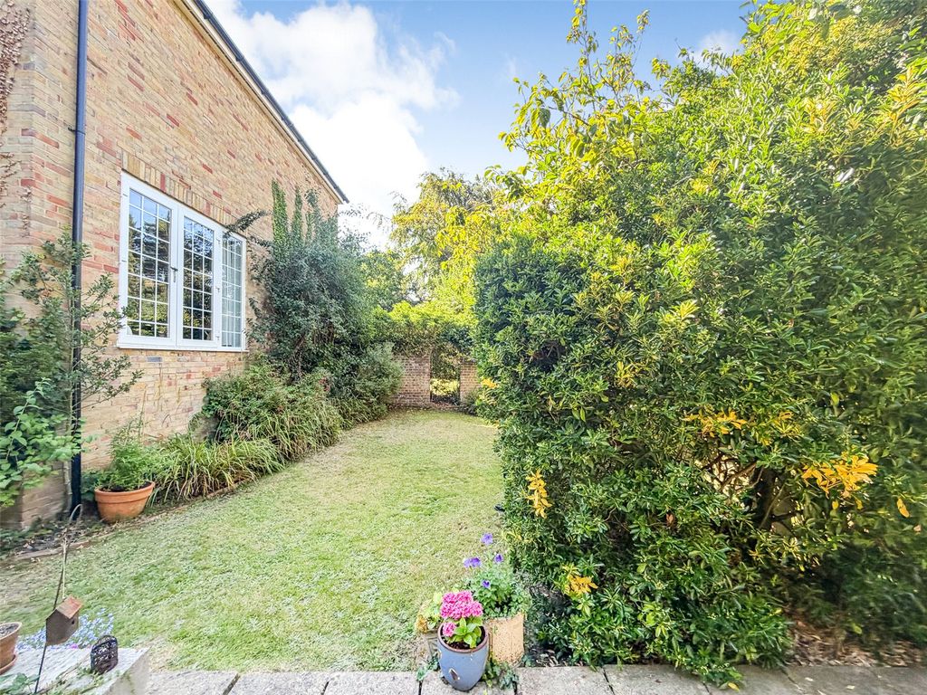 Property photo 2 of 15 Picture No. 17