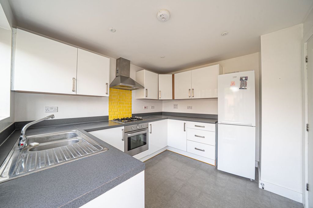 Property photo 3 of 24 Kitchen
