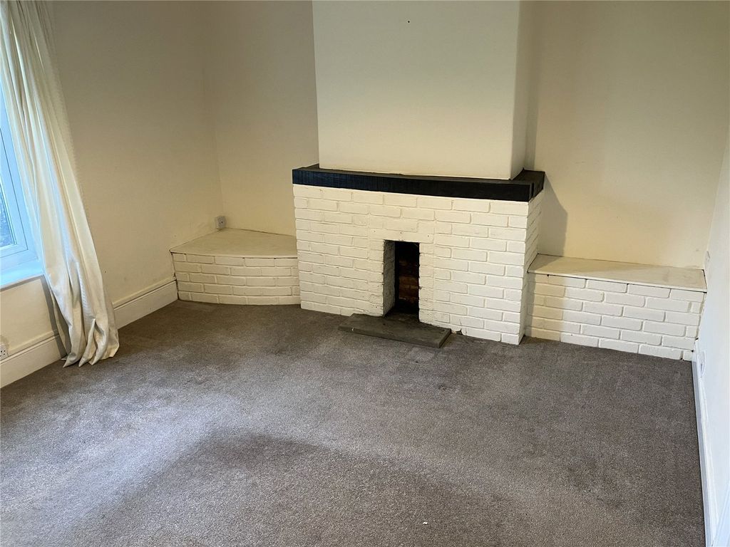 Property photo 3 of 11 Sitting Room