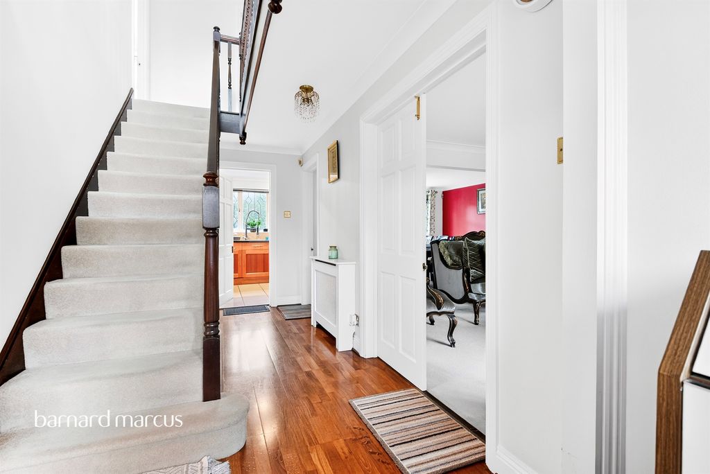 Property photo 2 of 20