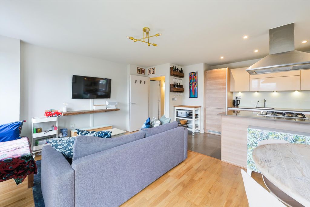 Property photo 3 of 13 Image