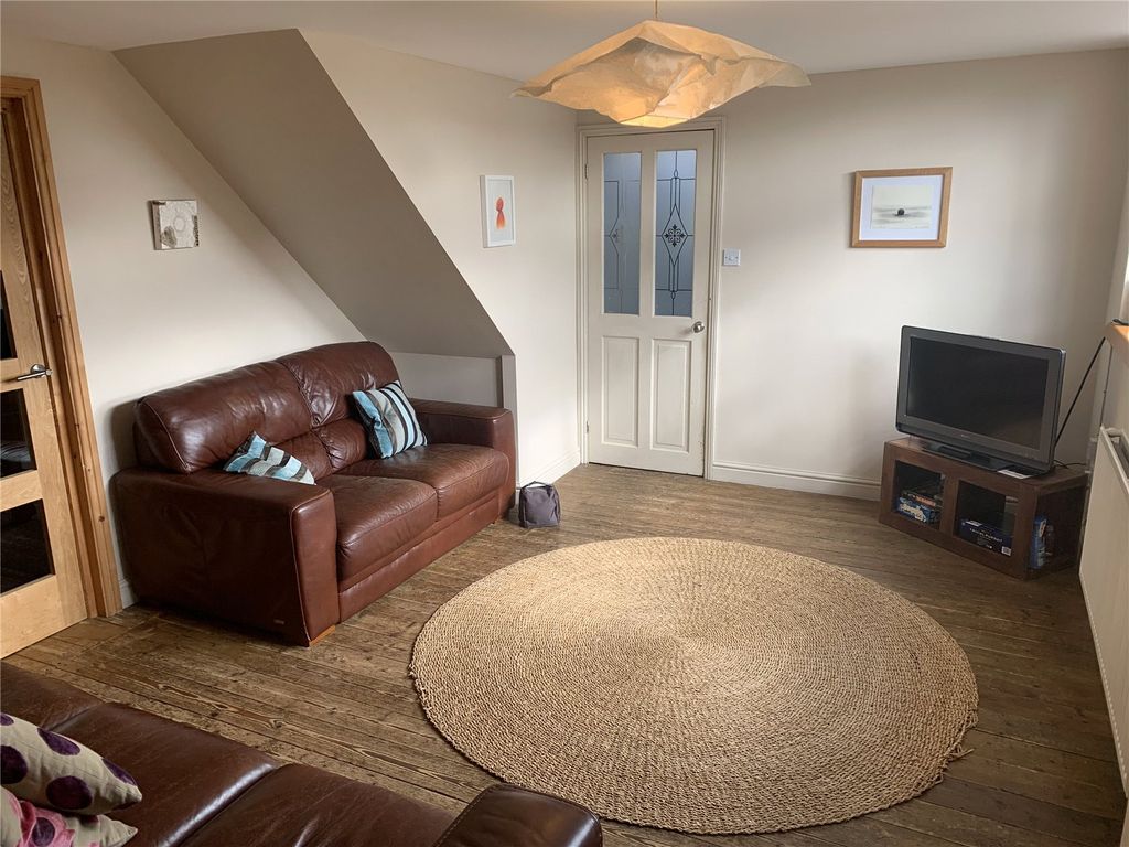 Property photo 2 of 22 Picture No. 32