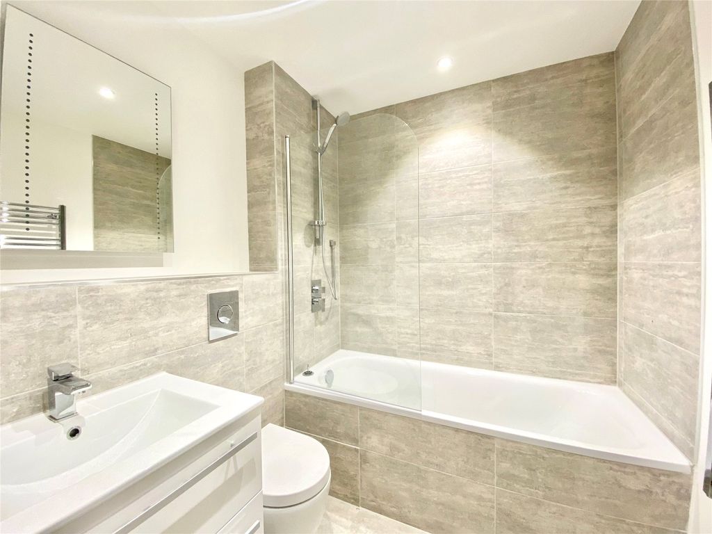 Property photo 3 of 6 Picture No. 21