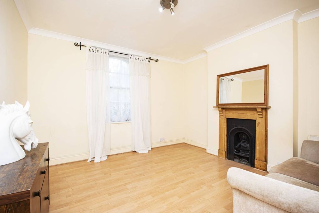 Property photo 1 of 5