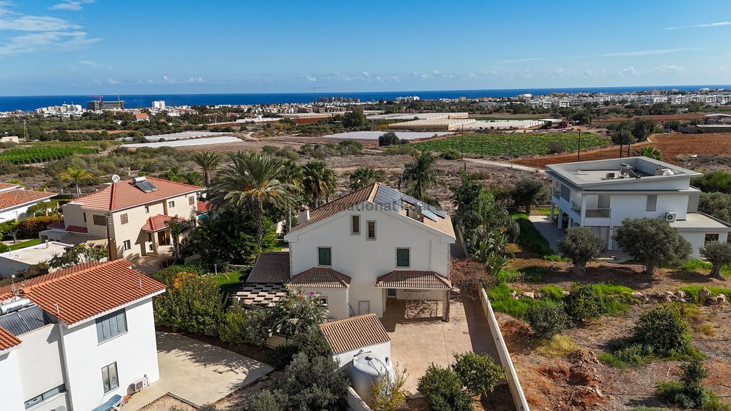 Property photo 1 of 30