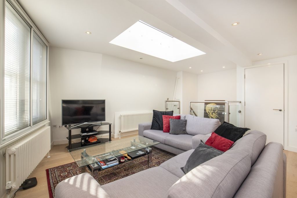 Property photo 2 of 9