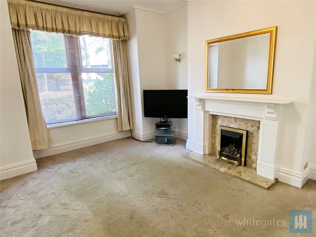 Property photo 2 of 13 Picture No. 32