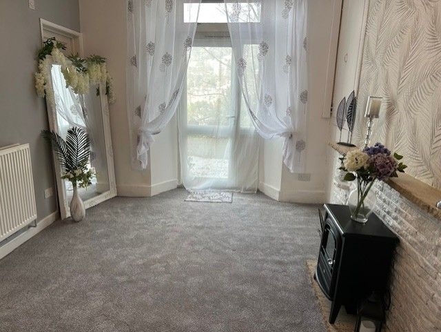 Property photo 2 of 27