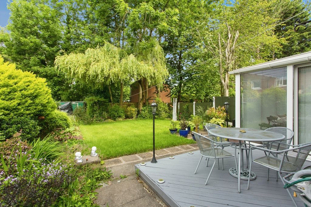 Property photo 2 of 19 Garden