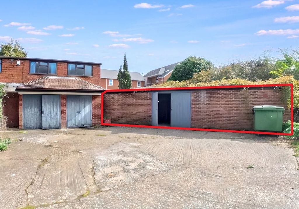 Property photo 1 of 12