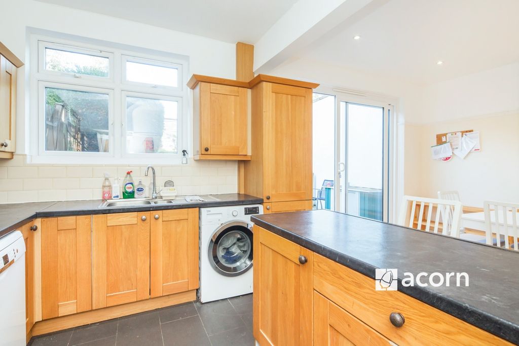 Property photo 3 of 10 6c0Be5Bf-9Ec7-F01...