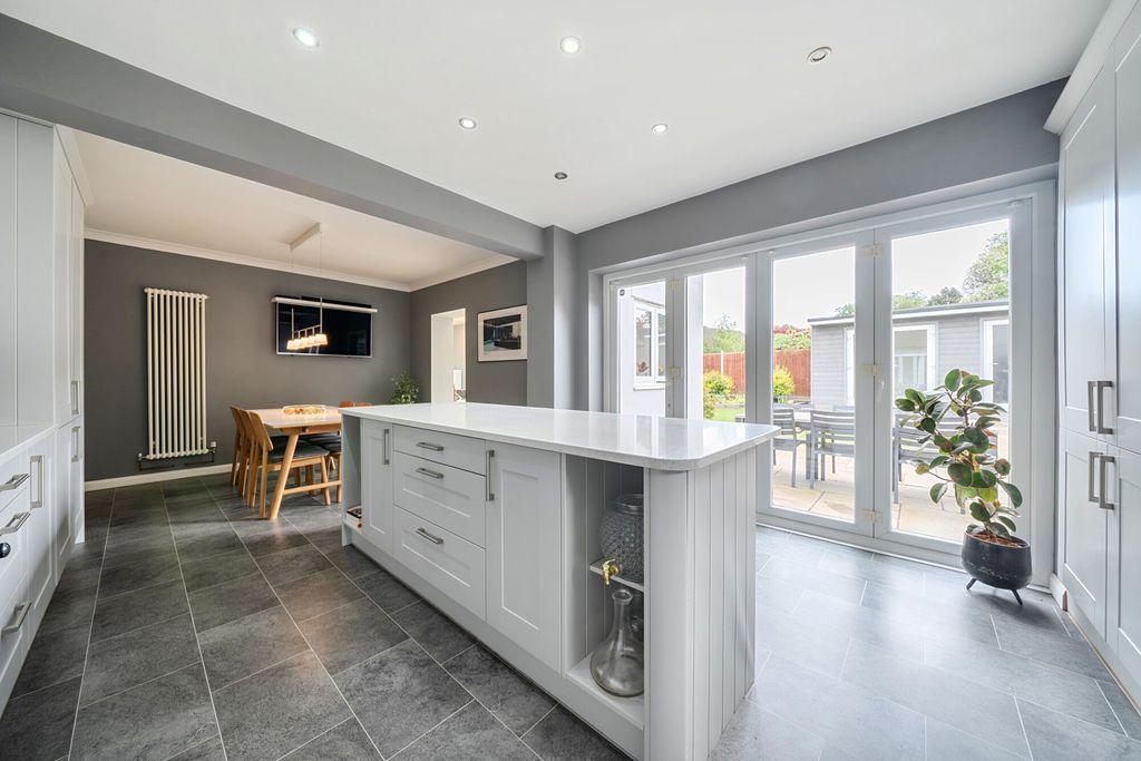 Property photo 2 of 20 1458553-15-6A05d7...