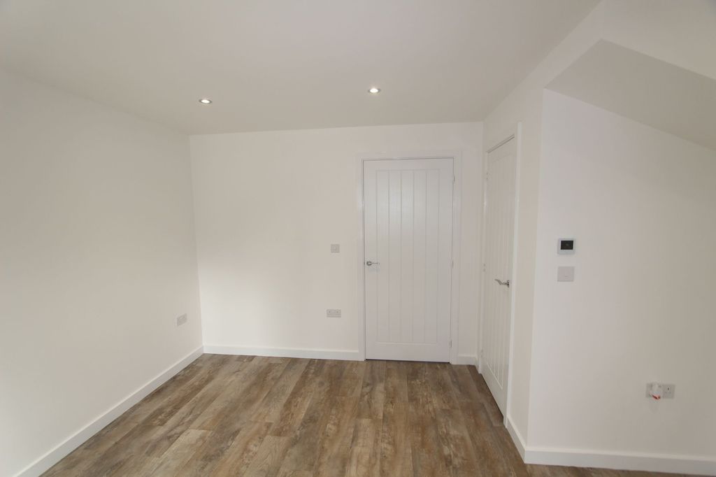 Property photo 3 of 30