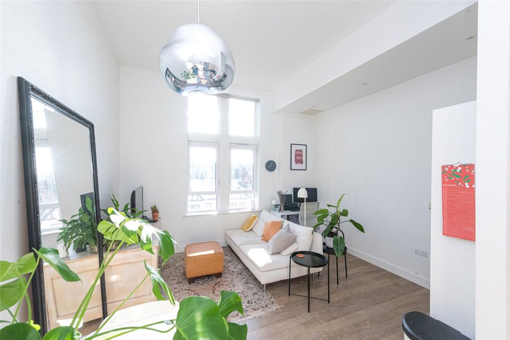 Property photo 3 of 26 Picture No. 27