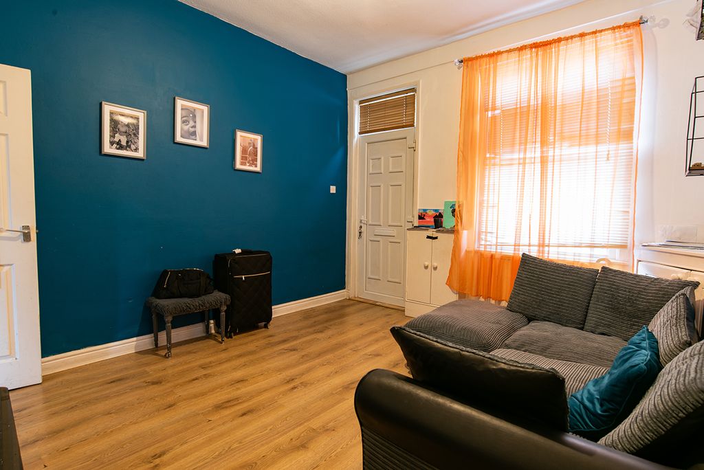 Property photo 3 of 18