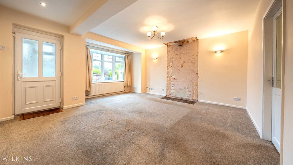 Property photo 2 of 37 Picture No. 11