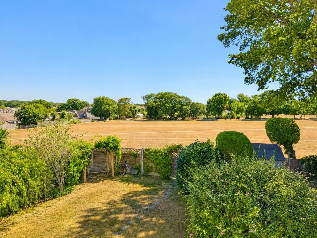 Property photo 2 of 25 5356504