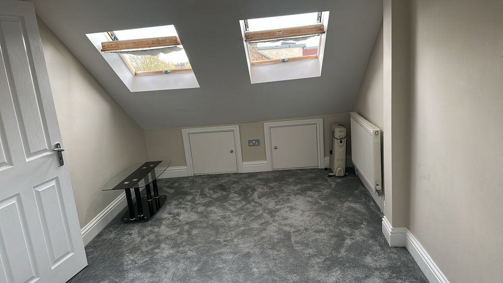 Property photo 2 of 5 Gallery