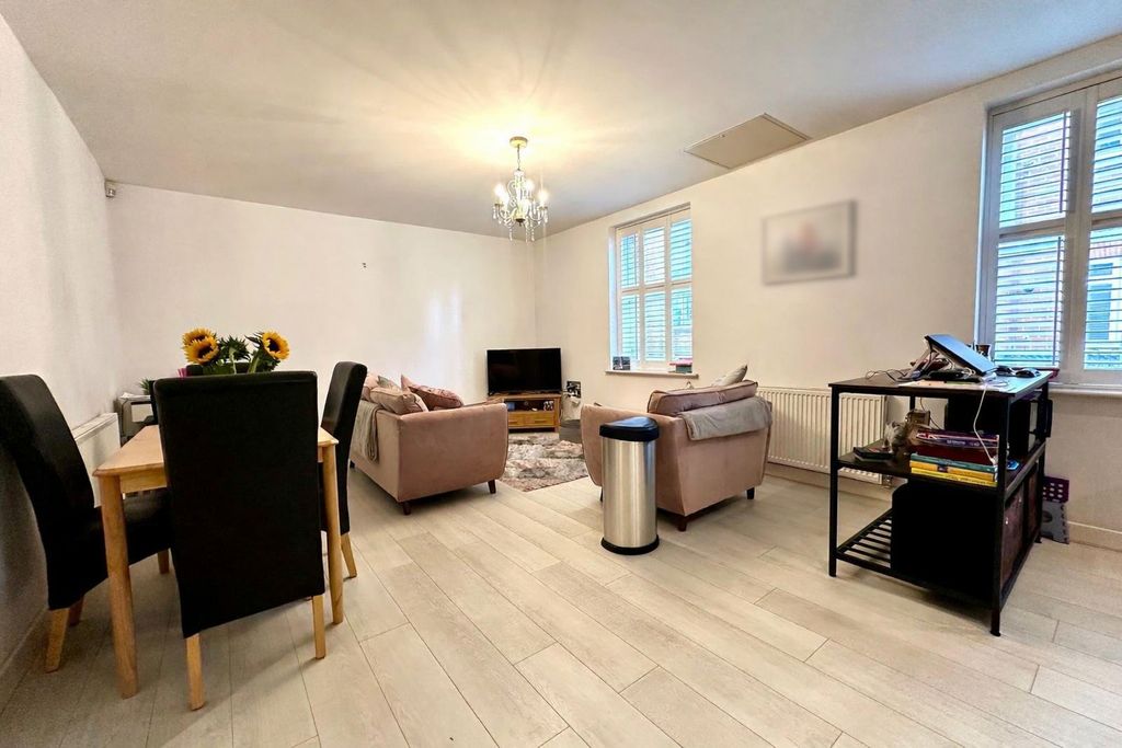 Property photo 3 of 10 Picture No. 18