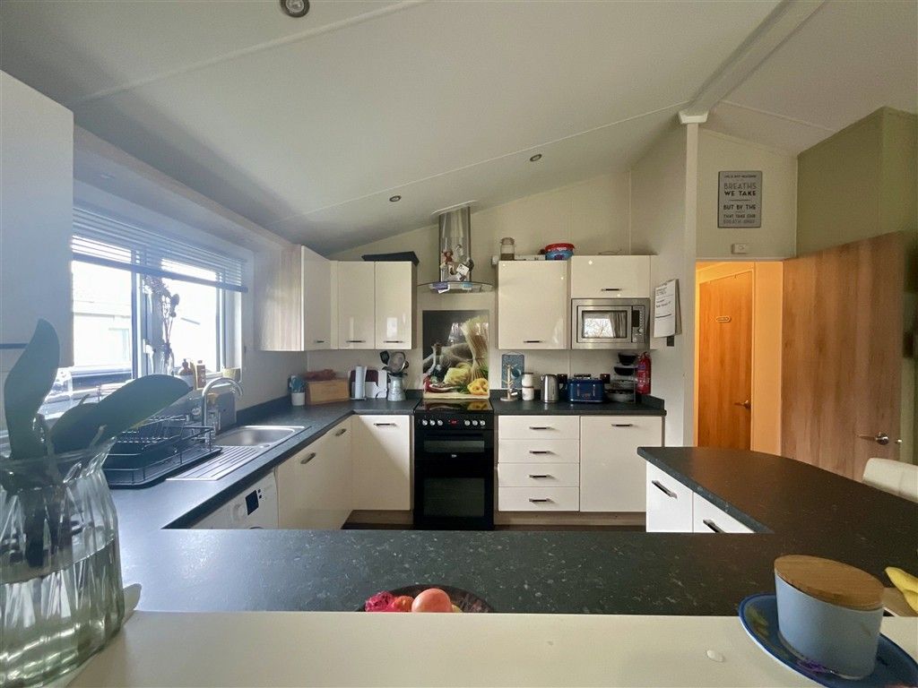 Property photo 3 of 13 Kitchen