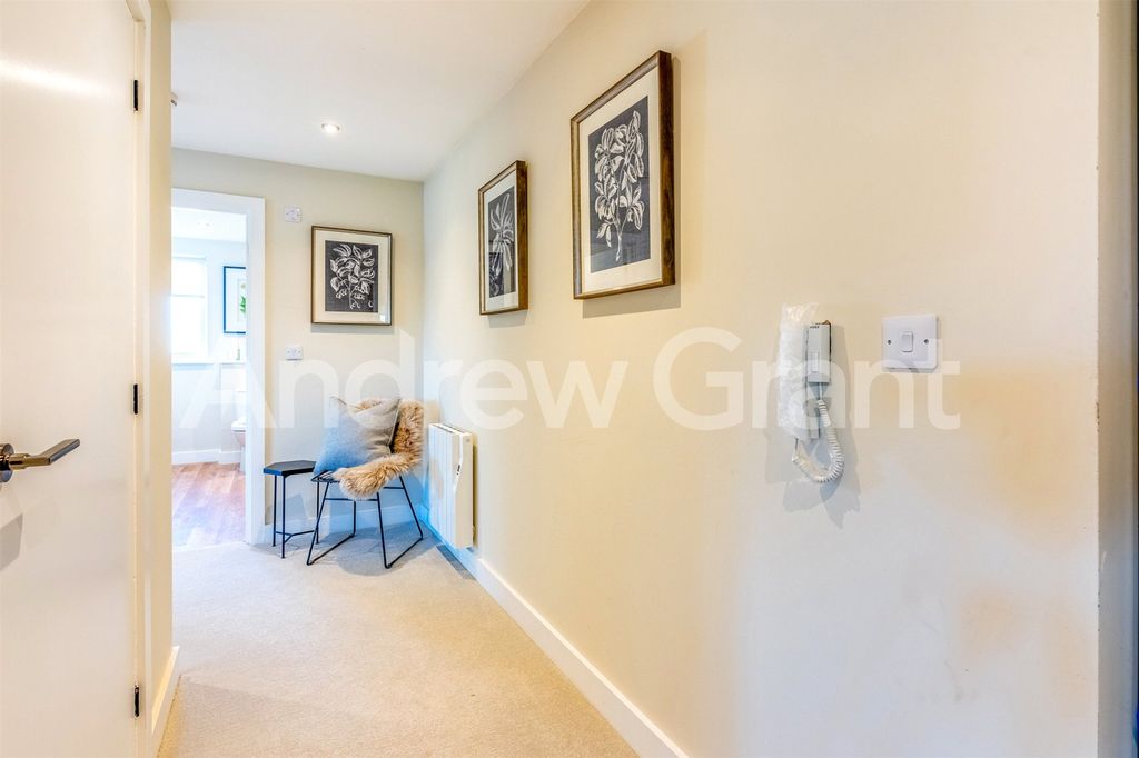 Additional image 21 of 2 bed flat to rentOrchard House, 2 Victoria Square, Droitwich WR9