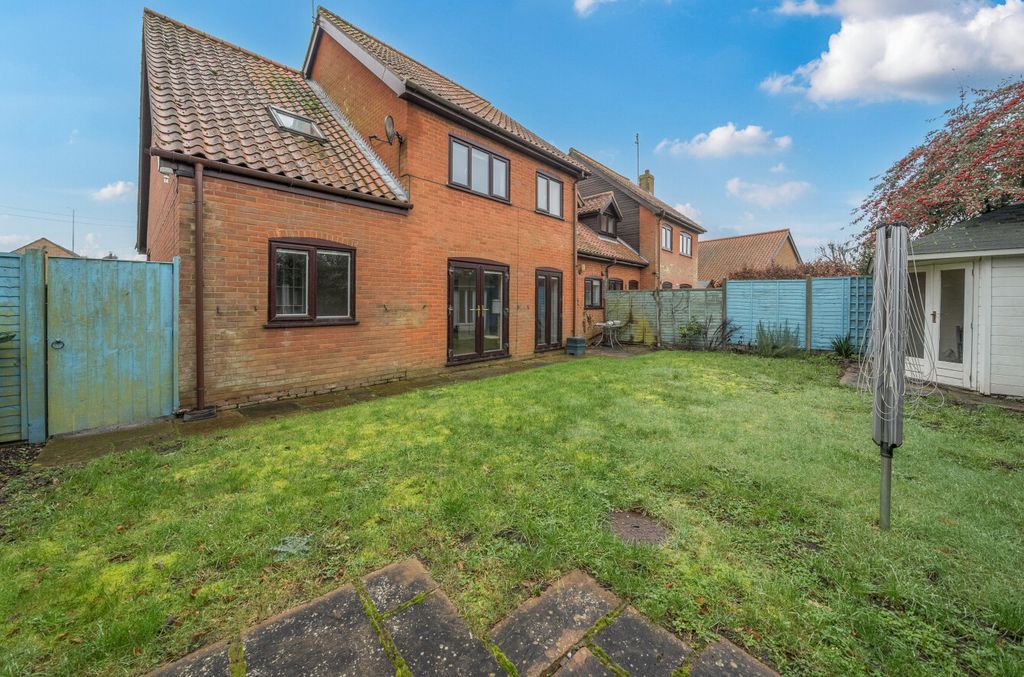 Property photo 2 of 21 1405657-18-698B0d...