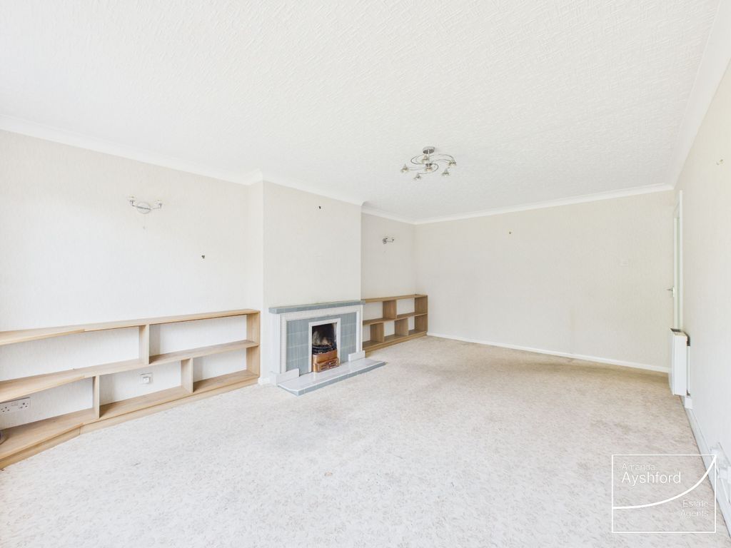 Property photo 2 of 28