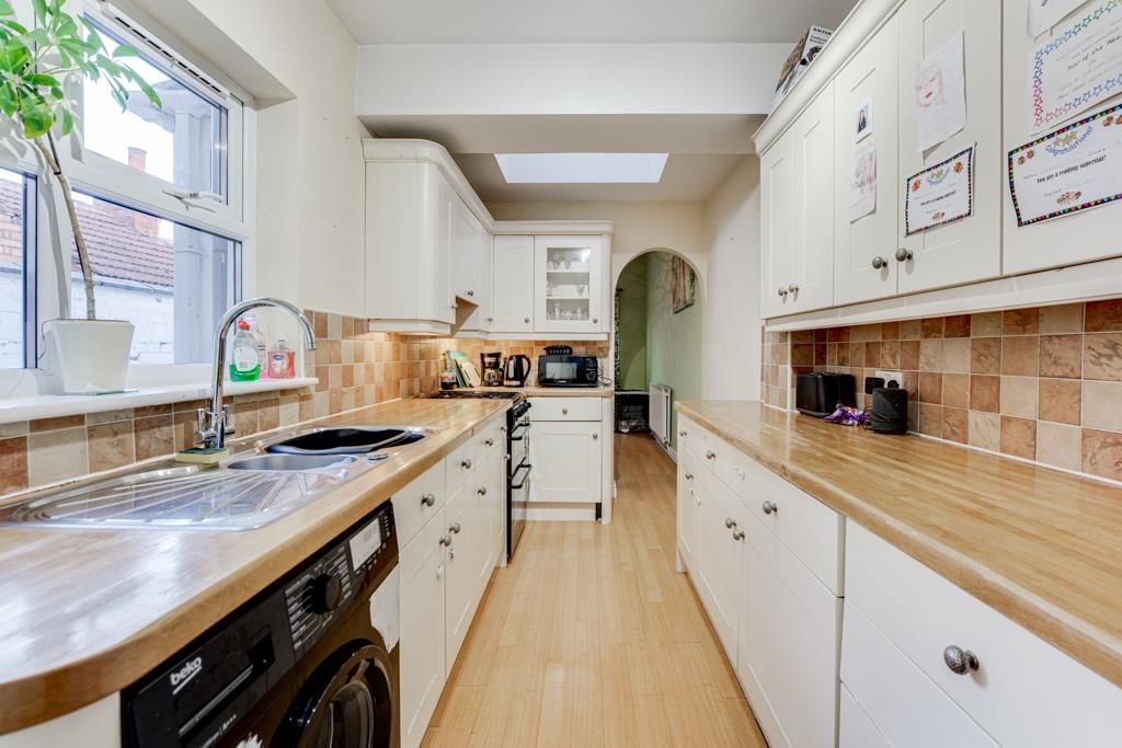 Property photo 2 of 25 46 Clarence Road, Kettering-19.Jpg