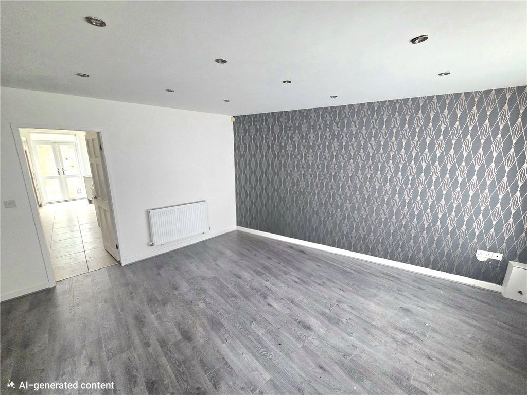 Property photo 3 of 11 Picture No. 21